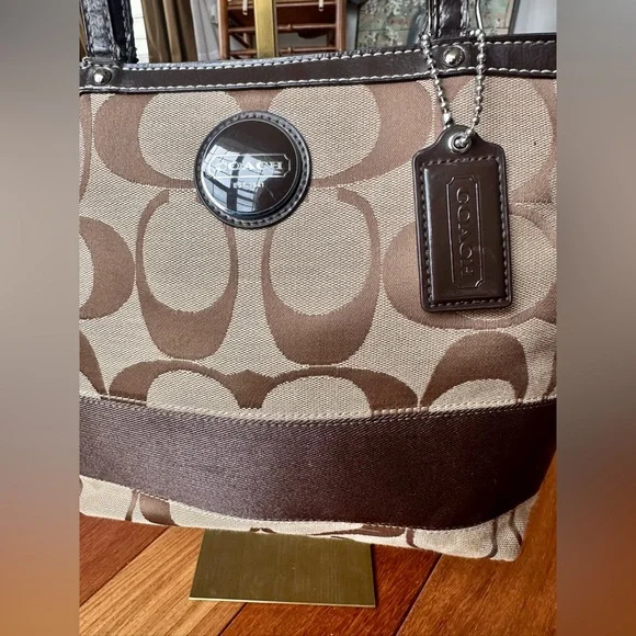 Coach Signature Monogram Khaki/Brown Stripe Tote/Shoulder Bag - Picture 3 of 11